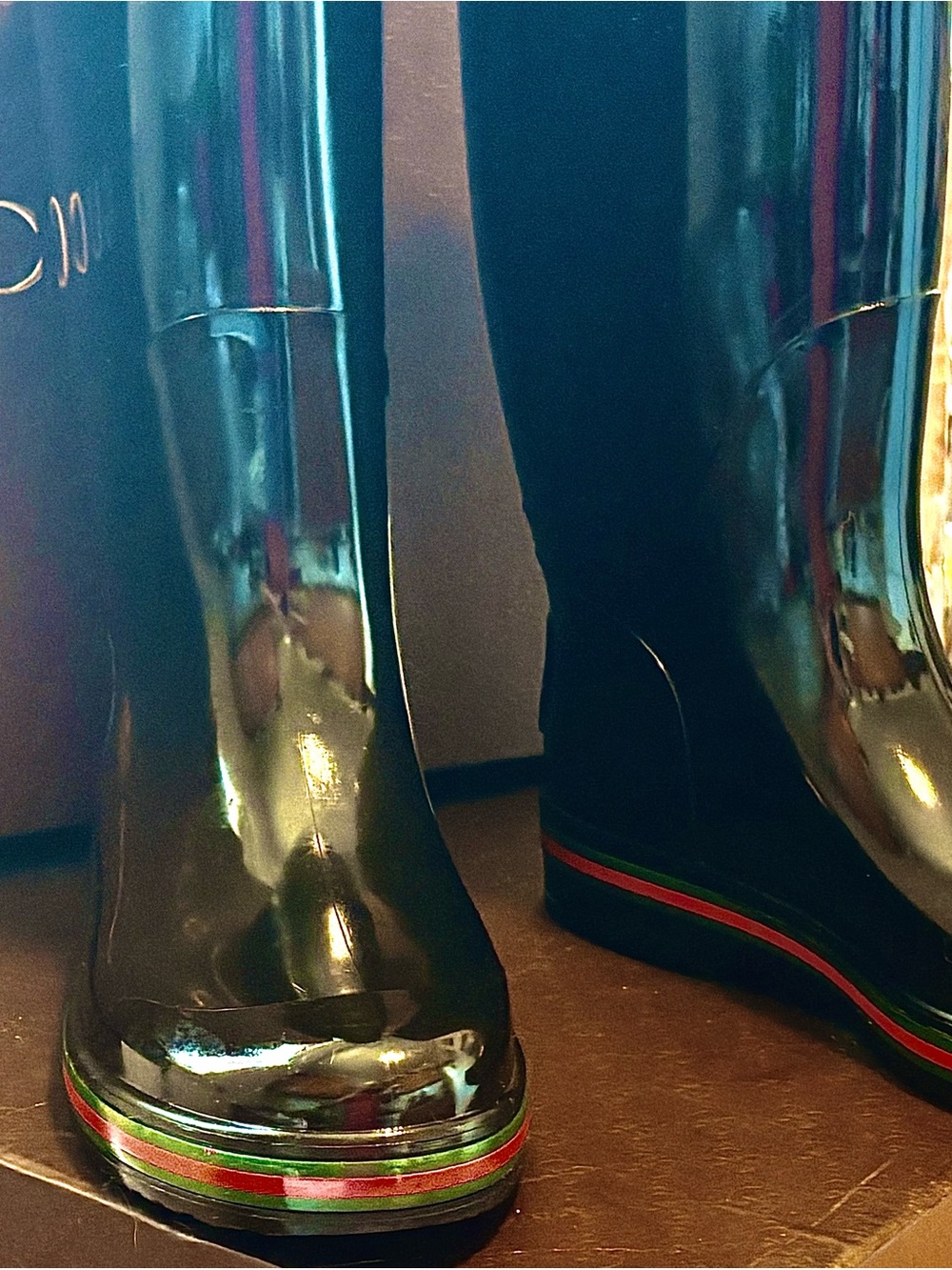 Gucci Black Gloss Rubber Ankle Rain Boots with Red and Green Stripe - Picture 2 of 6